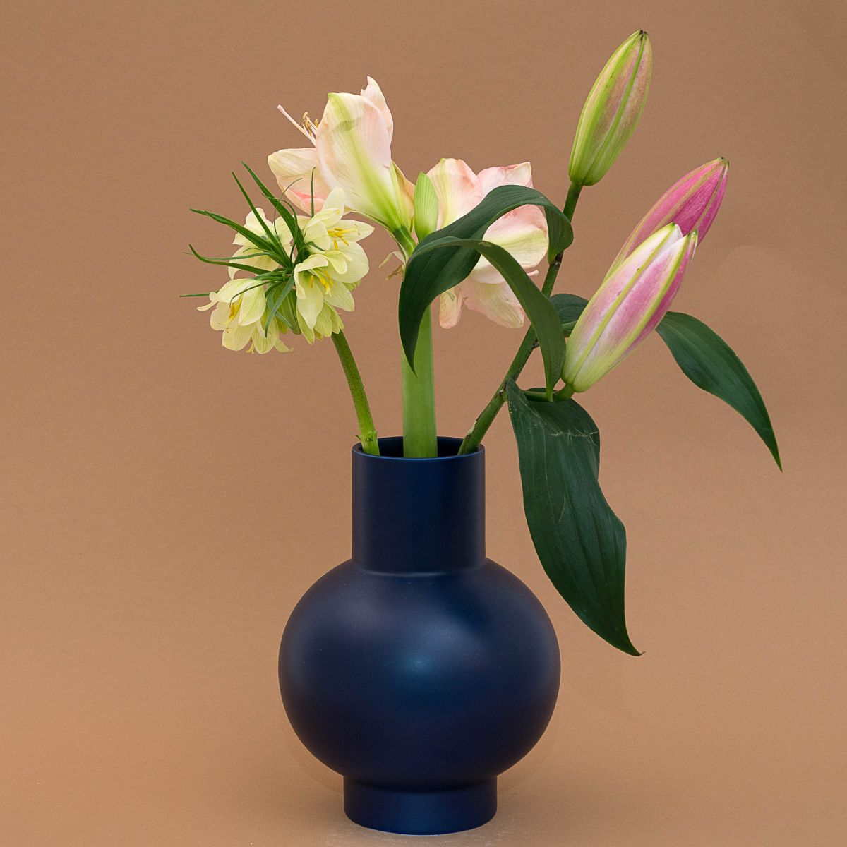 Strom Vase Large - Horizon Blue-2