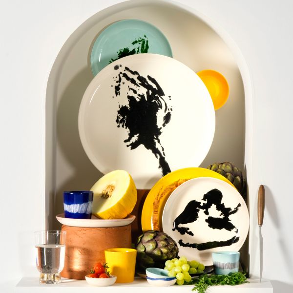 Serving plate, Off-white - Black artichoke, Feast