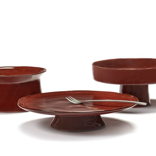 Large plate on foot venetian red La Mere