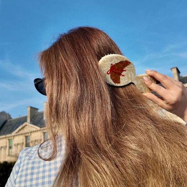 Bow Croissant, Handbag Hero Brush