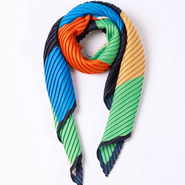 Atena, Pleated Scarf